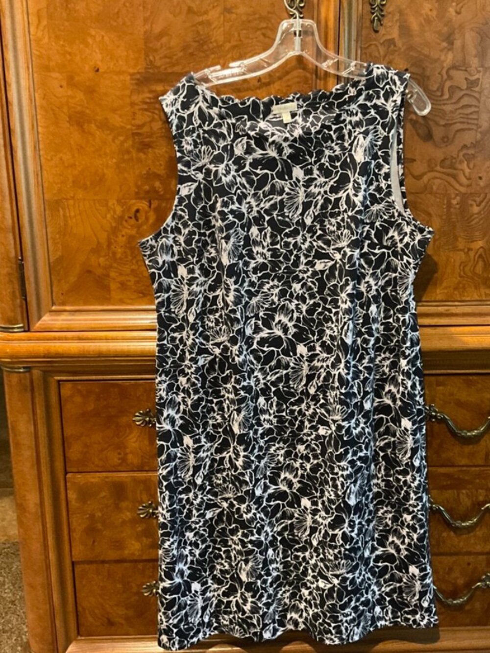 Talbot’s Sleeveless Sheath Dress Navy Floral EUC Large